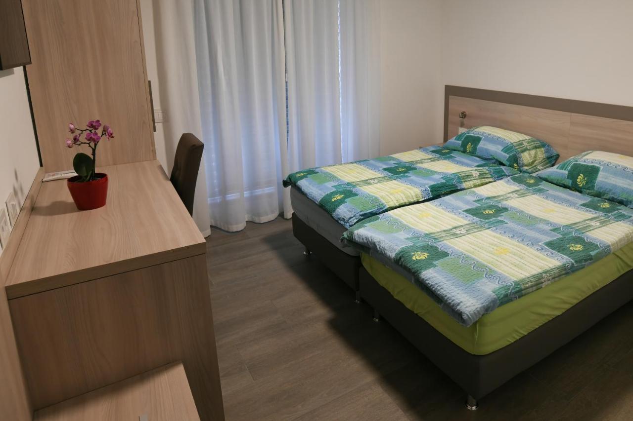 Motel Afia Cama Zewnętrze zdjęcie