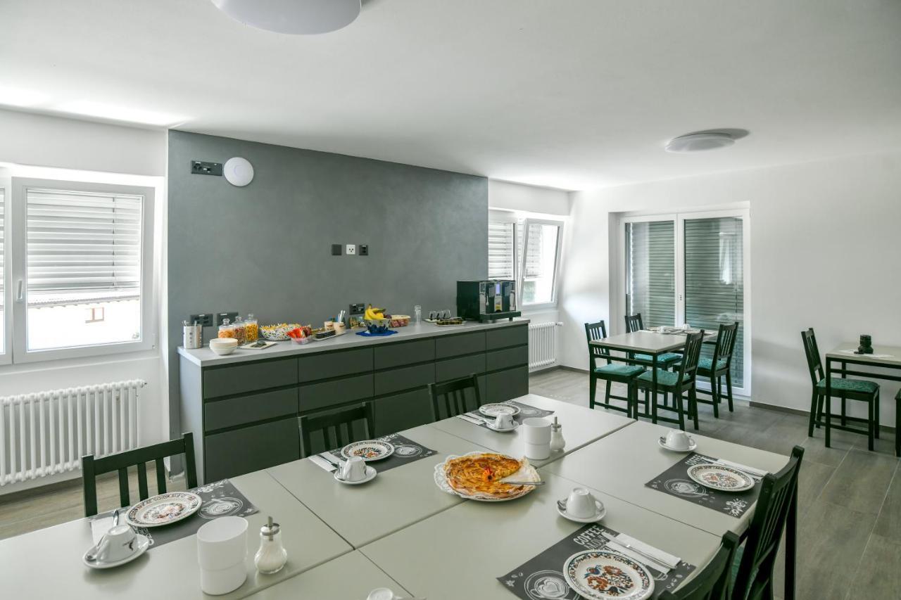 Motel Afia Cama Zewnętrze zdjęcie