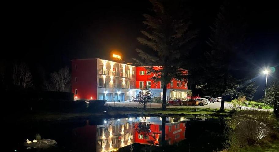 Motel Afia Cama Zewnętrze zdjęcie